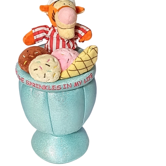 Disney Store Sweet Shoppe Winnie The Pooh Tigger Ice Cream Sundae Retired Plush - Picture 3 of 3